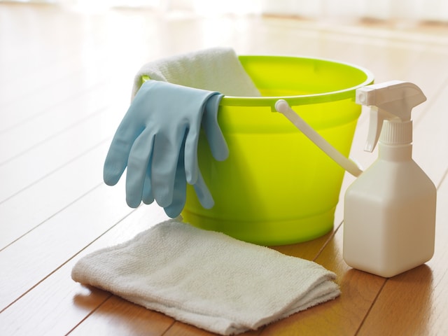 Household cleaning items