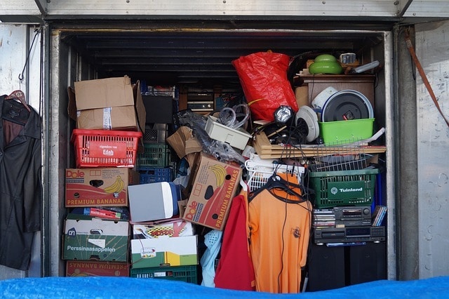 does clutter attract mice